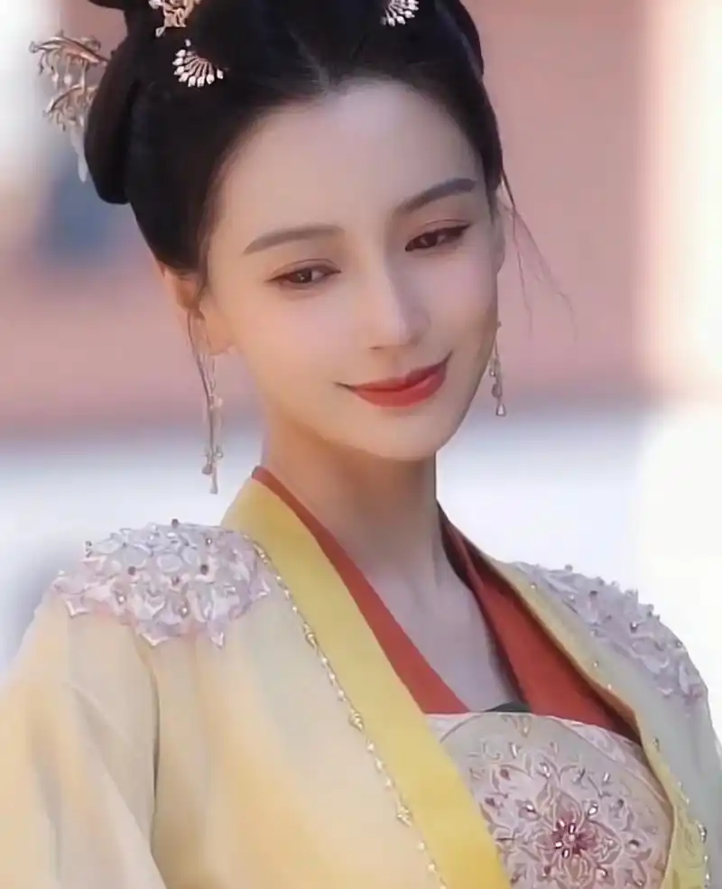 angelababy古装造型也太美丽了!温柔端庄,不愧是内娱神颜!