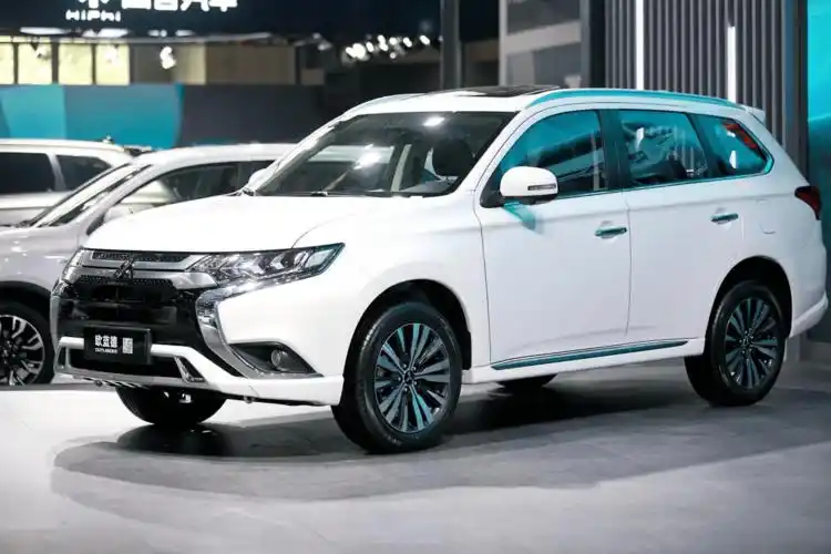 三菱汽车suv新款报价(三菱汽车suv新款报价及图片)