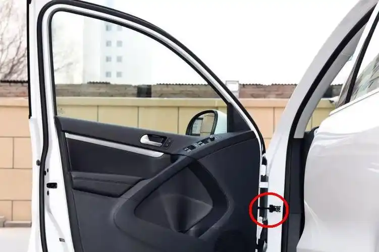 途观车门铰链处有没有车门限位器