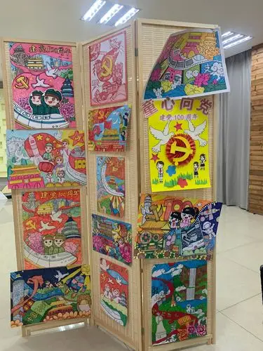 小手绘红心 喜迎建党百年 -----记实验三小学生手工制作活动