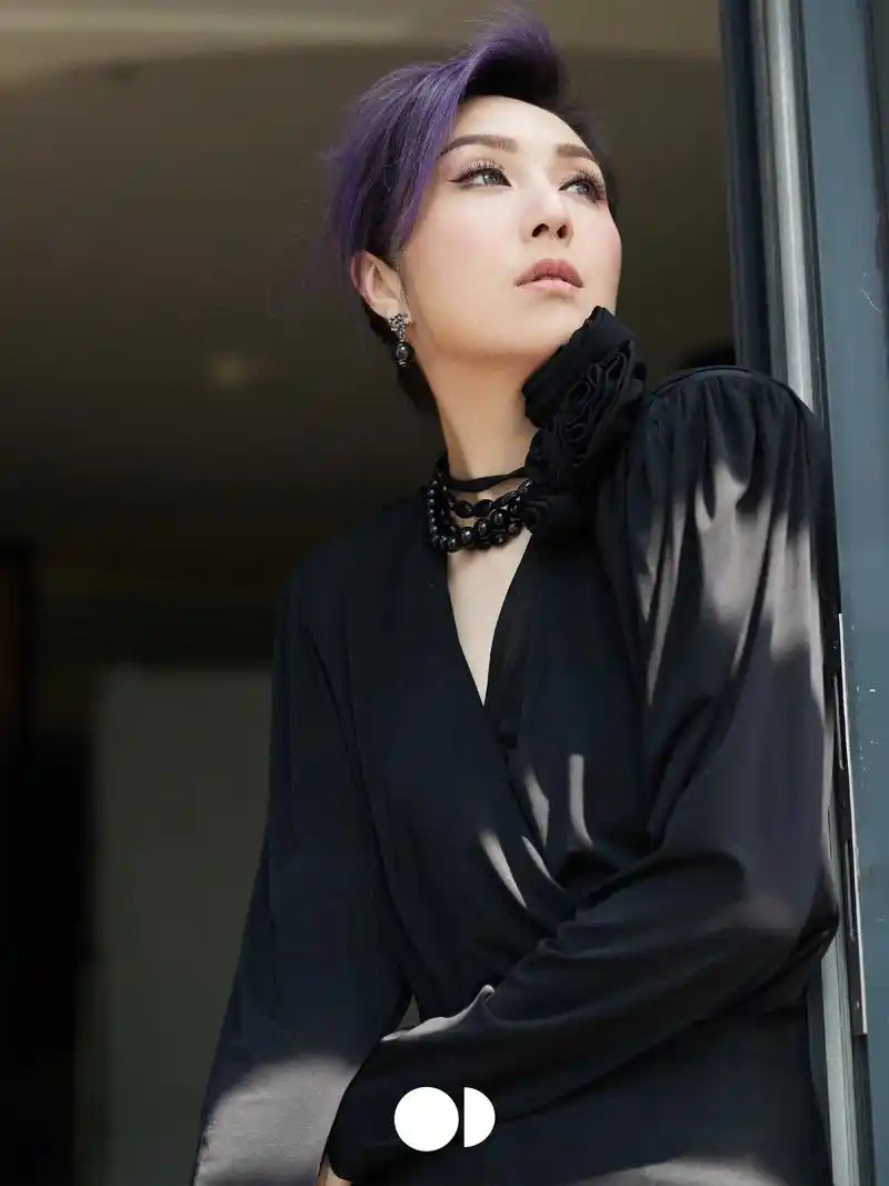 杨千嬅演绎magda butrym.杨千嬅北京演唱发布会,  - 抖音