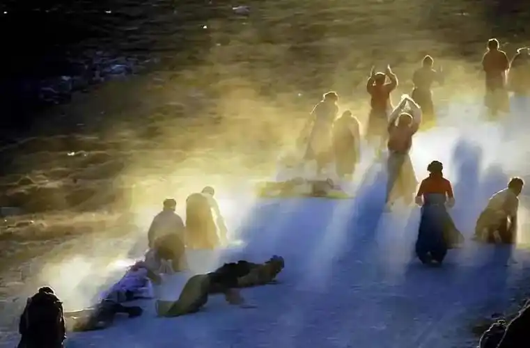 藏族同胞磕长头朝圣之路每张照片都震撼你心