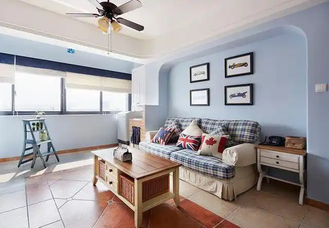 背景墙采用凹陷进去的造型,更富有地中海的气息.