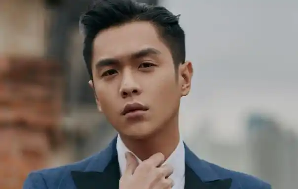 李鸿其和张若昀是什么关系张若昀和李鸿其是同一个人