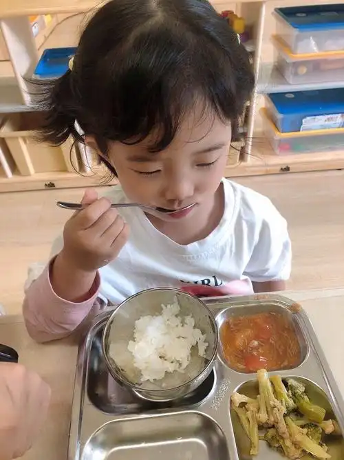 好好吃饭,我们要做不挑食的乖宝宝