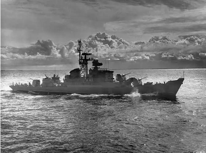 西沙战事紧哪1974年我海军战舰首次过海峡为何台军不拦截