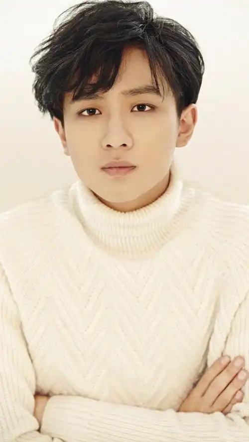 帅哥李宏毅时尚写真高清图片上一张 下一张 简介 小编分享一组帅哥