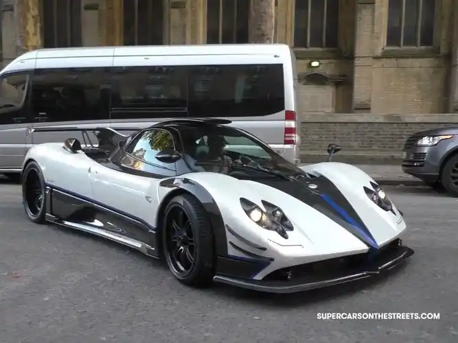 沙特亿万富翁王子b14,他的550万美元帕加尼(pagani)zonda riviera
