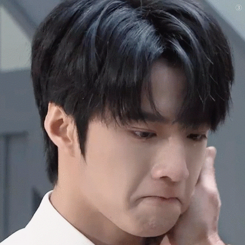 刘耀文无限超越班哭戏表情委屈