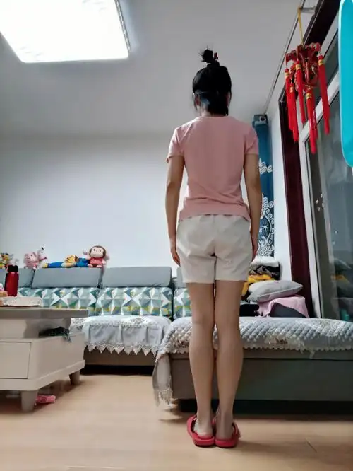 我这个腿小腿肚比较结实,腿型也不好看