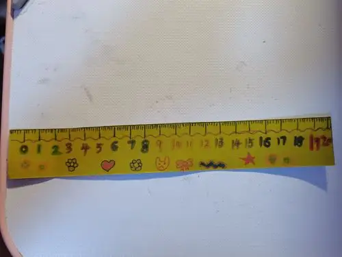 1厘米1厘米有多长?自制尺子量一量.