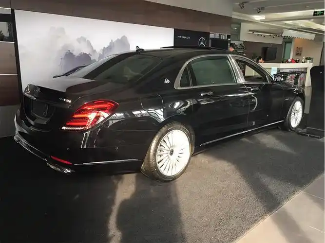 卖南区,迈巴赫s450 黑外米内 现车加15万
