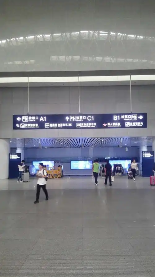 南昌火车站候车厅