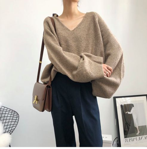 秋装新款慵懒风深v鸡心领羊绒衫大袖口宽松针织衫chic毛衣外套女