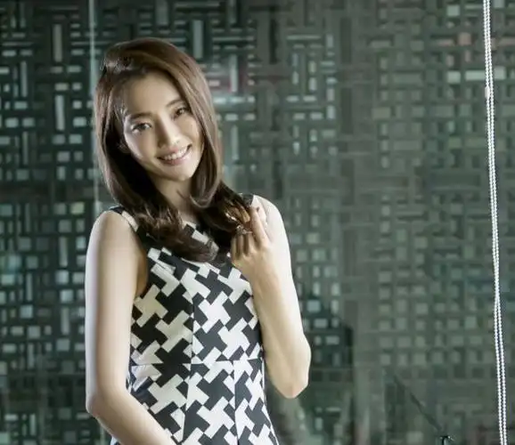 刘芊含打狗棍外形清秀温柔贤淑善解人意的秀儿