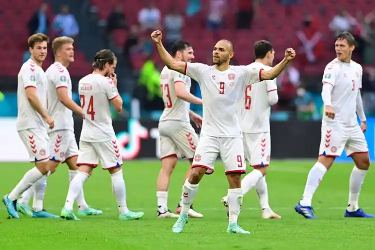 欧洲杯历史首支丹麦连续2场比赛至少打入4球