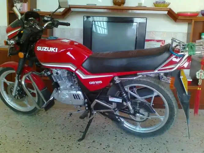 济南轻骑铃木摩托车gs王125价格