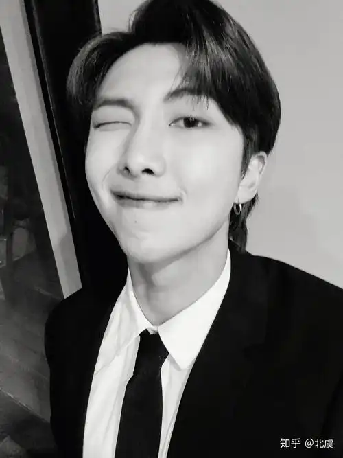 有没有金南俊的神图(这哥的不好找啊)? - 知乎