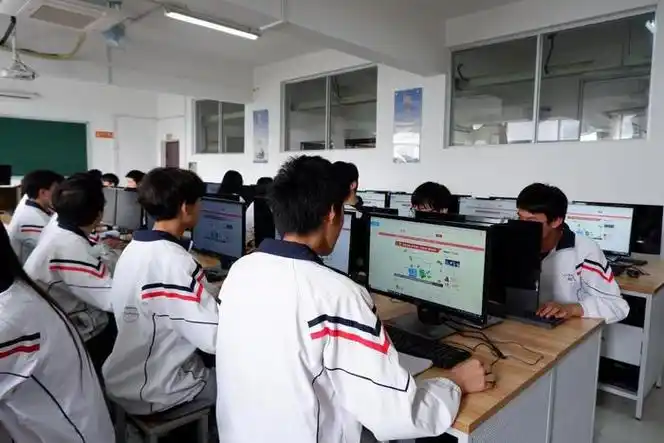 2023福建中考:为什么这么多人选择职业教育?_新浪新闻