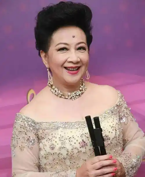 薛家燕与小17岁男友复合引热议两度拒绝求婚背后的爱情秘密揭晓