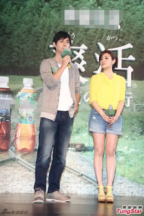 组图:周渝民亮相帅气斯文 陈妍希笑容甜美_高清图集_新浪网