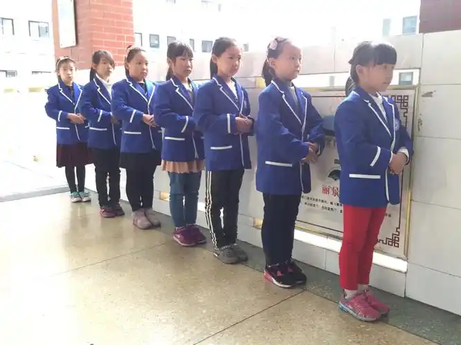 lyis小学部礼仪明信片,请接收!