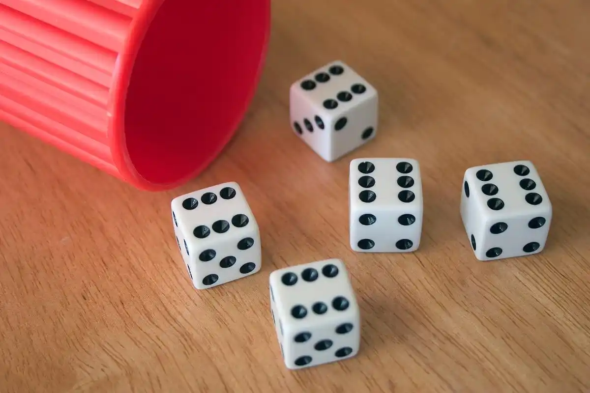 骰子令在唐代尤为盛行,种类很多,玩法也很多.