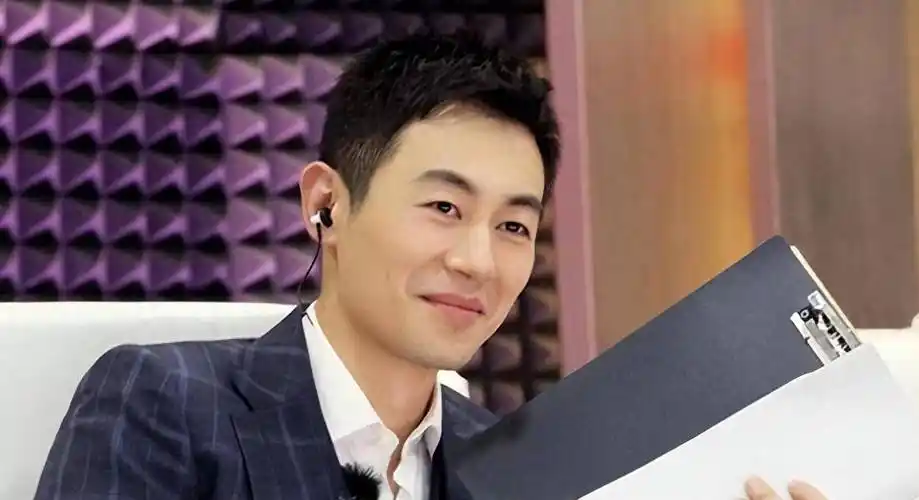 在得罪郭麒麟3年后,朱亚文彻底被边缘化,网友怒说:他糊得不亏_因为