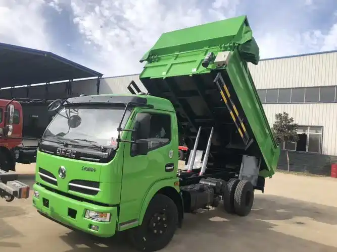 东风蓝牌小型环保渣土车