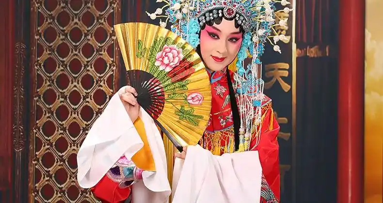 京剧戏剧演出凤冠霞帔新娘娘杨贵妃醉酒戏服刺绣绉勾女蟒 黄色 女蟒