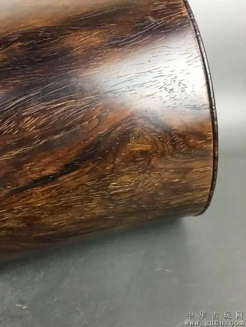 海南黄花梨满是麦穗纹笔筒一件