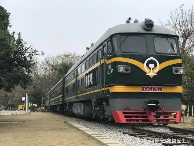 绿皮火车的小情怀