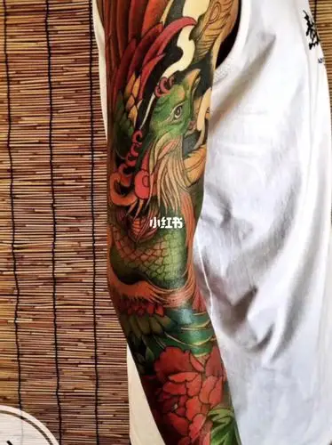 彩色凤凰牡丹花臂