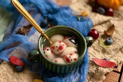 "小猪汤圆 元宵节孩子的最爱"的相关菜谱