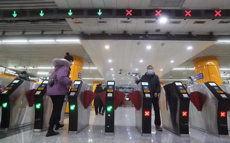 "智能闸机"防夹还能杜绝插队 5号线东单站试点智慧车站