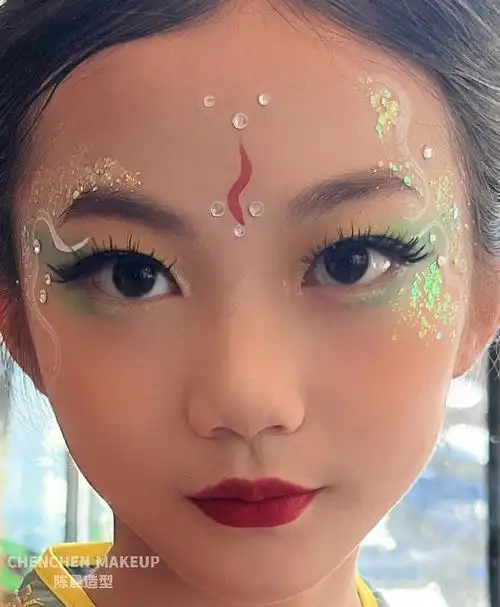 古典舞民族舞现代舞可爱儿童舞台妆