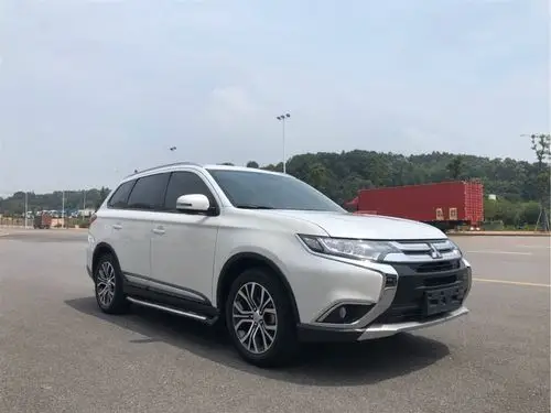 七座合资suv,三菱欧蓝德性价比不错的!