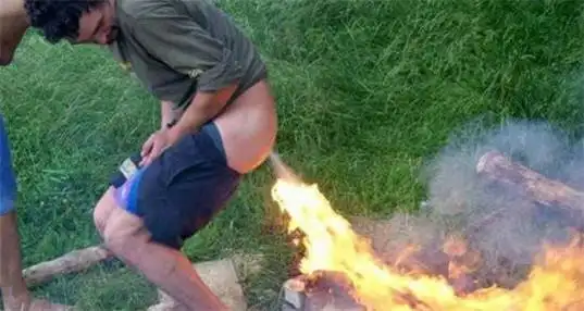 女神放屁美女尴尬瞬间