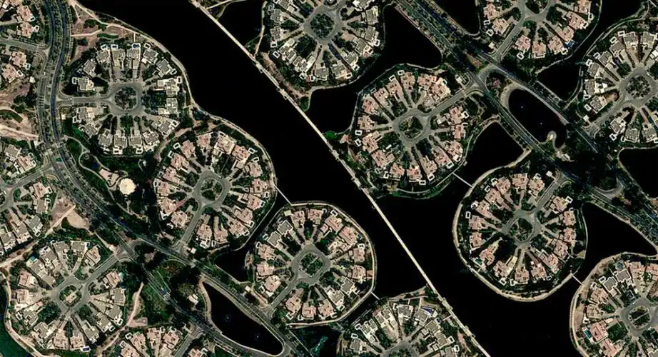 谷歌地图展现中东宏伟建筑隐藏背后残酷现实