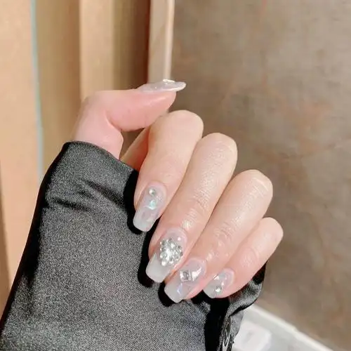 高级感美甲冰透晕染美甲白色美甲