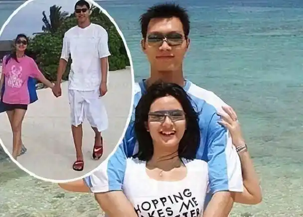 易建联:娶了巴西足球宝贝荆灵,婚后连生两胎,今妻儿都定居美国