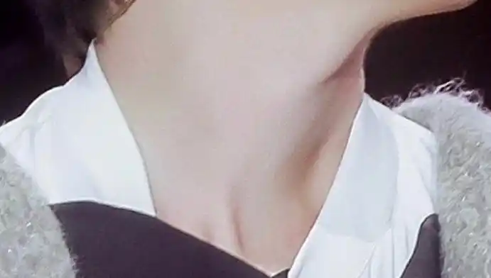 喉结广场找的图,这次有点难喔 谁 粉丝不满意可以自备喉结非侧面图私