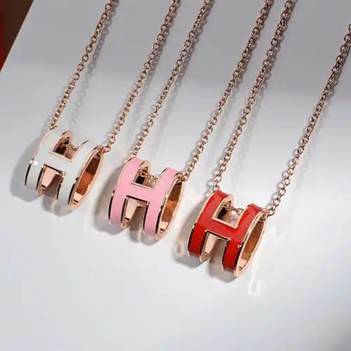 高版本珐琅爱马仕项链女h字母时尚吊坠pop玫瑰金情人节mini锁骨链