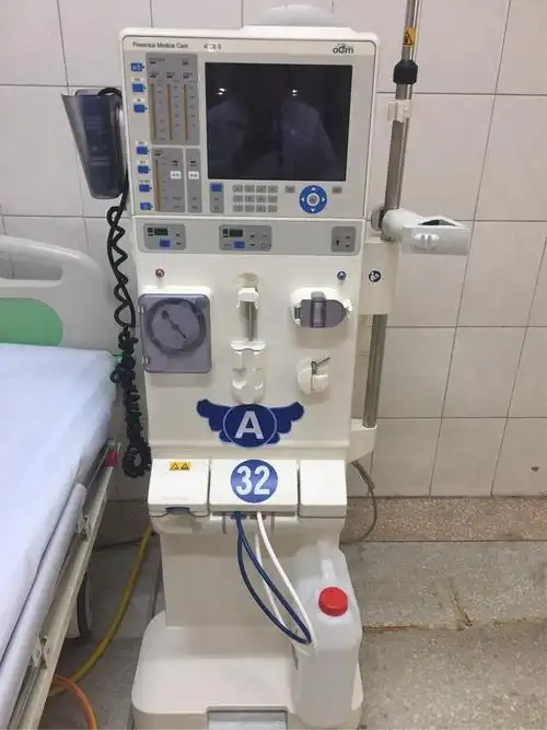 整洁的血液透析机,等待选手的到来.