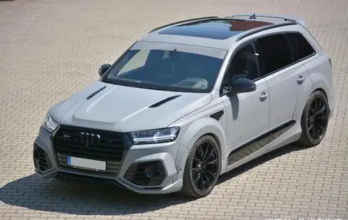 奥迪q7,这样的改装风格,水泥灰色金属漆和空气动力学套件