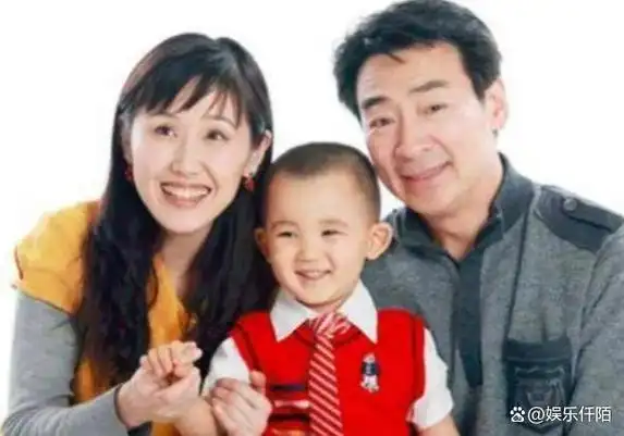 演员寇振海甩掉挥霍无度的前妻三婚娶小22岁娇妻54岁当爸爸