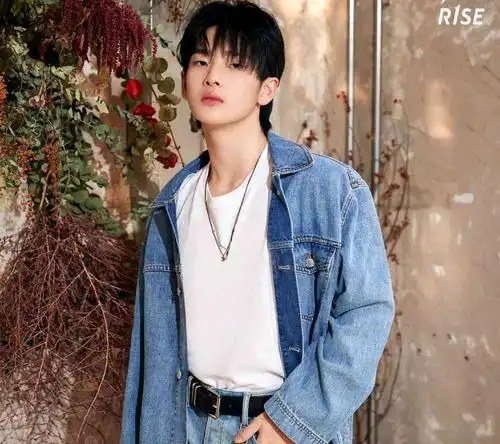 宝藏男孩74周震南7278南南78r1se男团