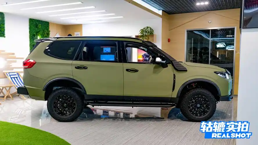 到店实拍|大通d90 pro亚马逊版:武装到牙齿又不失温馨的硬派suv