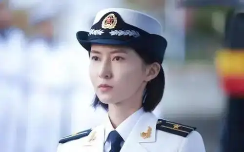 金子晴(刘璐 饰)担任t计划的心理培训教官.