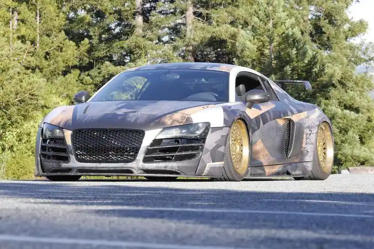 粗犷霸气你有足够的勇气来驾驶这台宽体奥迪r8吗